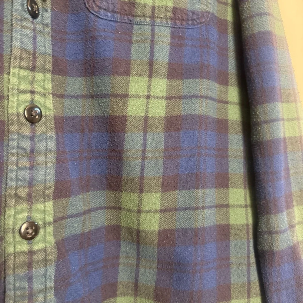American Eagle Outfitters‎ Navy and Forest Plaid Flannel Long Sleeve Shirt
